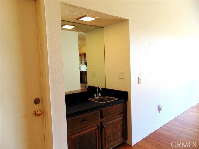 Building Photo - 880 Kimberly Ct
