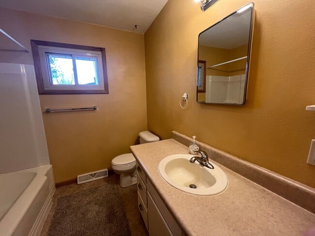 Building Photo - 2430 W Manhattan Dr