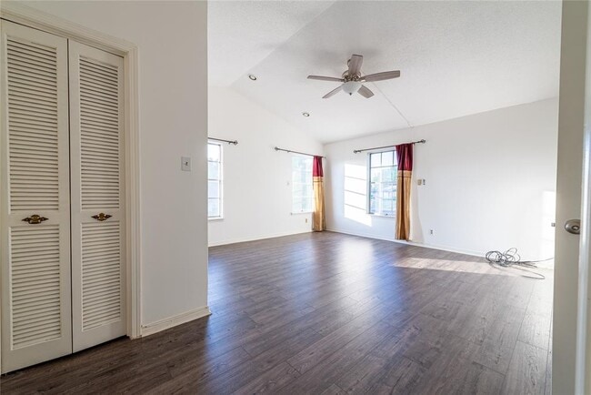 Building Photo - 5510 Chadwyck Dr