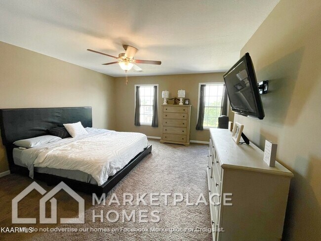 Building Photo - 1129 Cloud View Dr