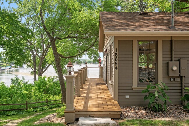 Building Photo - 16654 Inguadona Beach Cir SW
