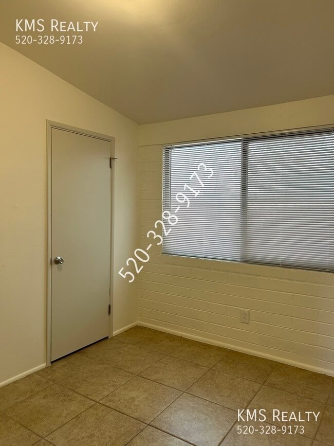 Building Photo - 5126 E Bellevue St