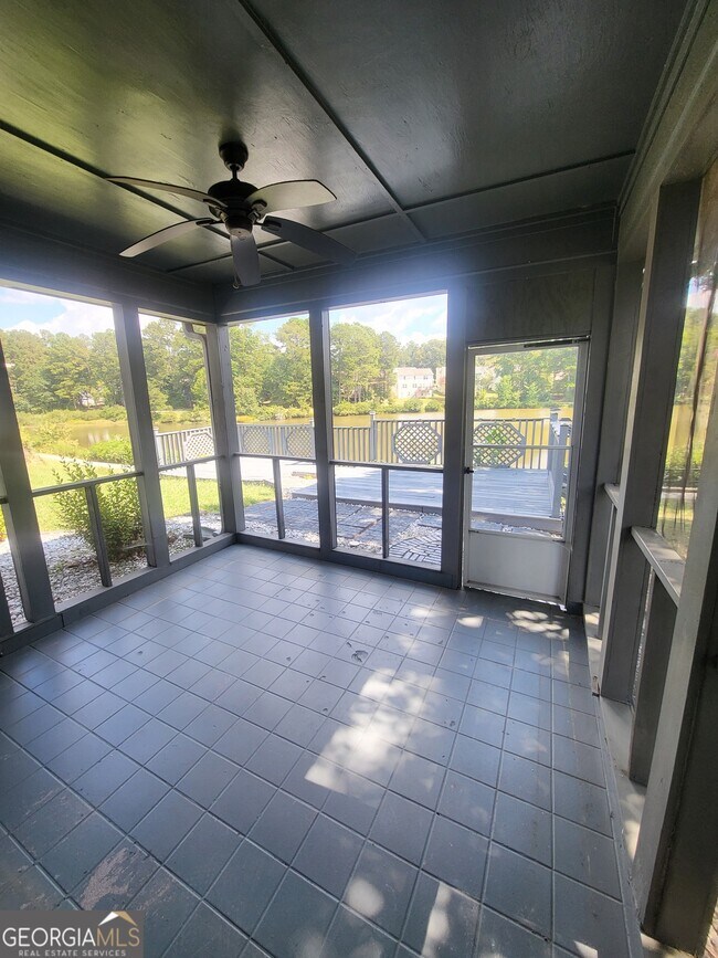Building Photo - 7700 Lakeshore Ct