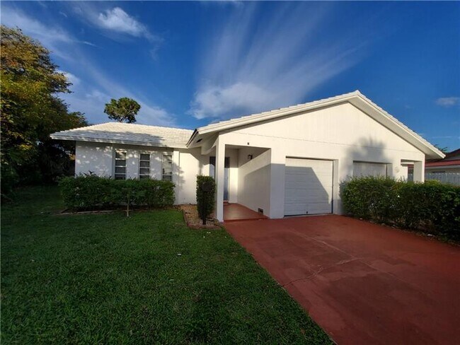 Building Photo - 4391 NW 75th Ave