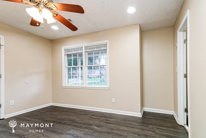 Building Photo - 306 Gippy Dr