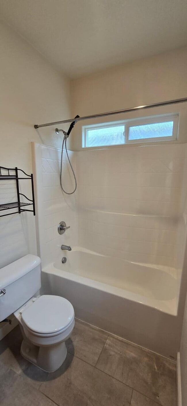 Building Photo - Welcome to this charming Lathrop home offering 4 bedrooms and 3 Baths 2 Car Garage!