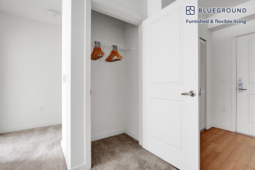 Building Photo - 250 Bellevue Way NE