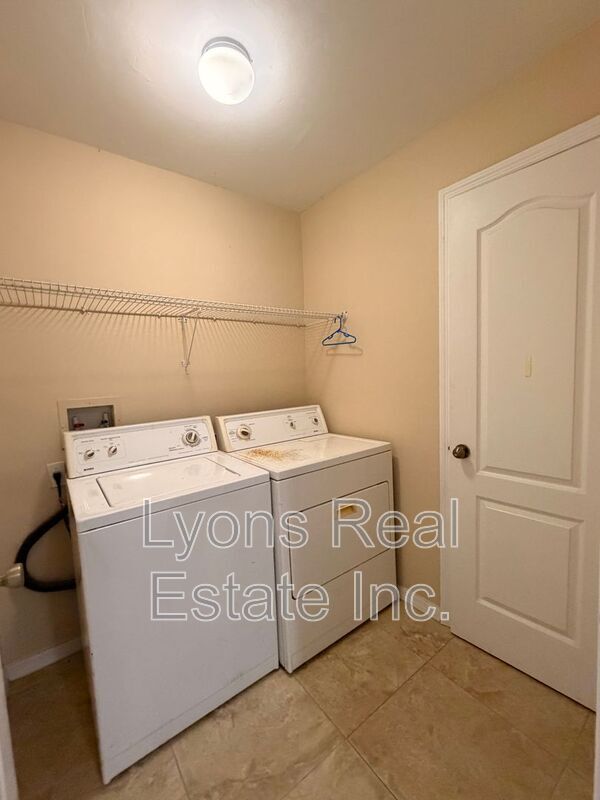 Building Photo - 208 Homewood Ave S