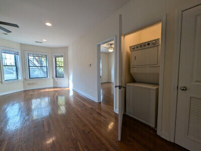 Building Photo - 1821 W Leland Ave
