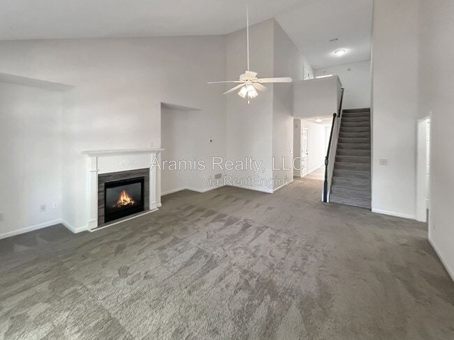 Building Photo - 3755 Pine Village Pl