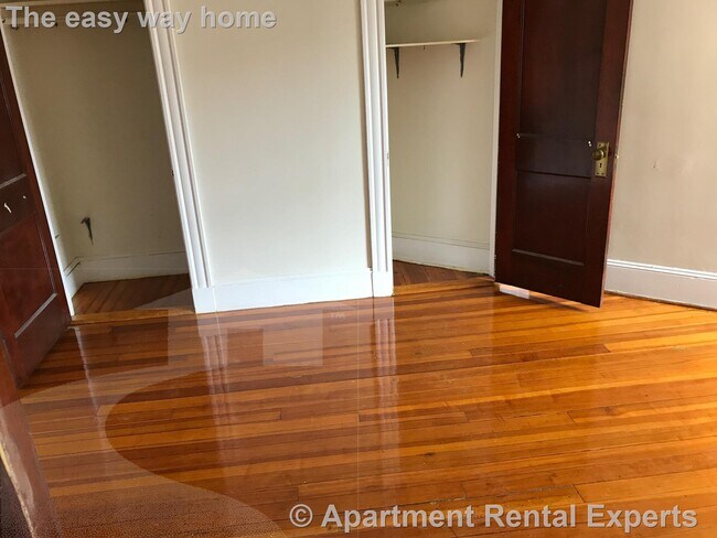 Building Photo - 163 Summer St