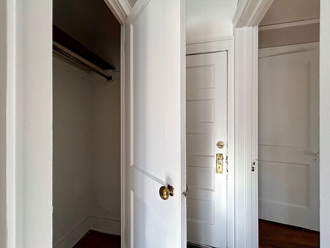 Building Photo - Spacious Four Bedroom Home in Southeast Grand Rapids