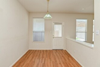 Building Photo - 1030 Riverwood Dr