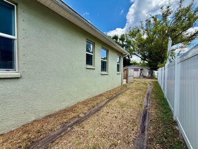 Building Photo - 3509 N Tampa St