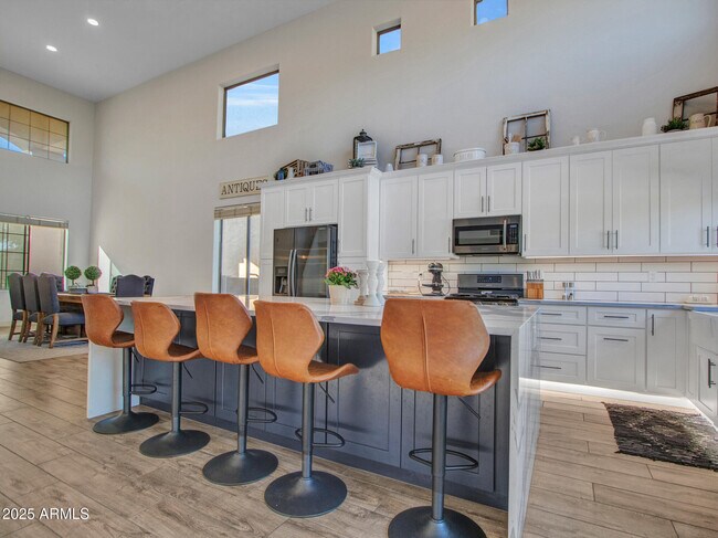 Building Photo - 4326 W Kenai Dr