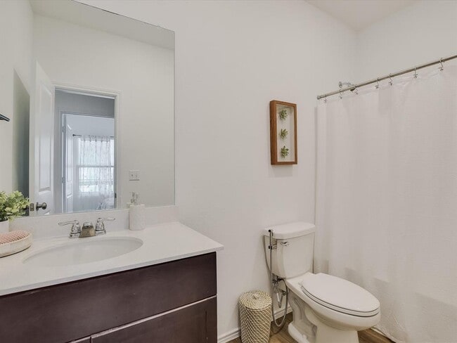 Building Photo - 2712 Louris Ln