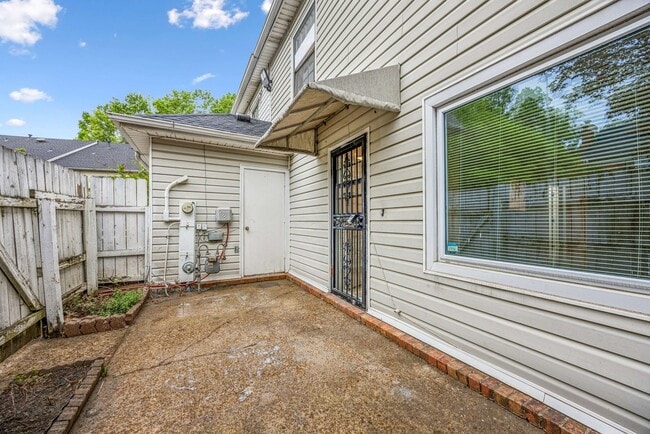 Building Photo - 6137 Quince Rd