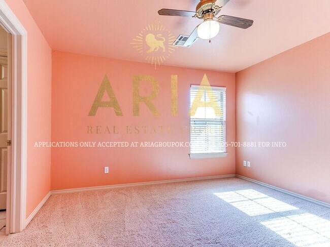 Building Photo - STUNNING 3 BED/2.5 BATH BROOKHAVEN DUPLEX!...