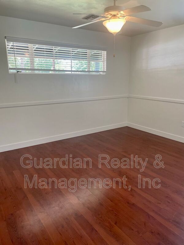 Building Photo - 2930 E Elm St