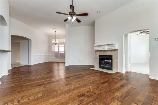 Building Photo - 8904 Lakewood Dr