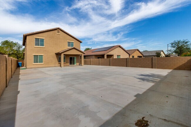 Building Photo - One Of A Kind Home For Rent In Buckeye!