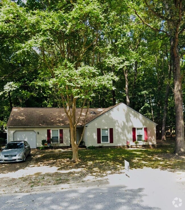 Building Photo - 206 Fischer Dr