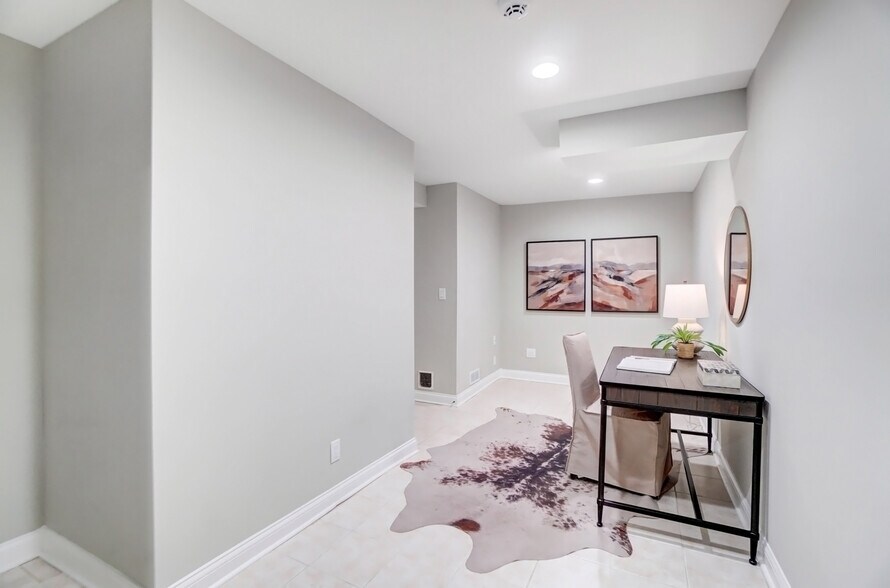 Building Photo - 2166 Gilbert Ave