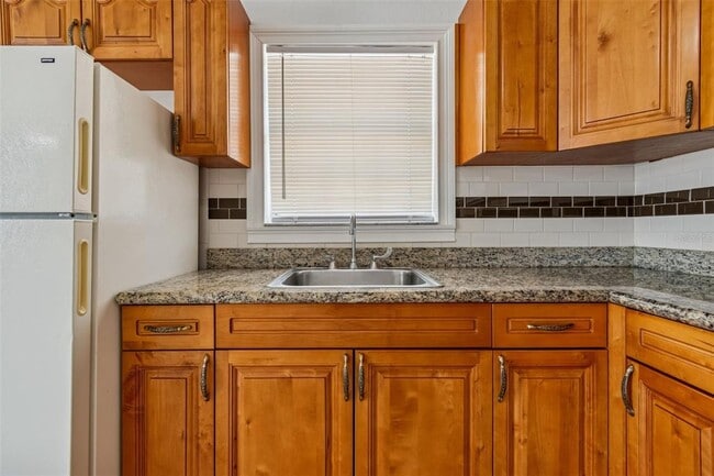 Building Photo - 1705 W Norfolk St