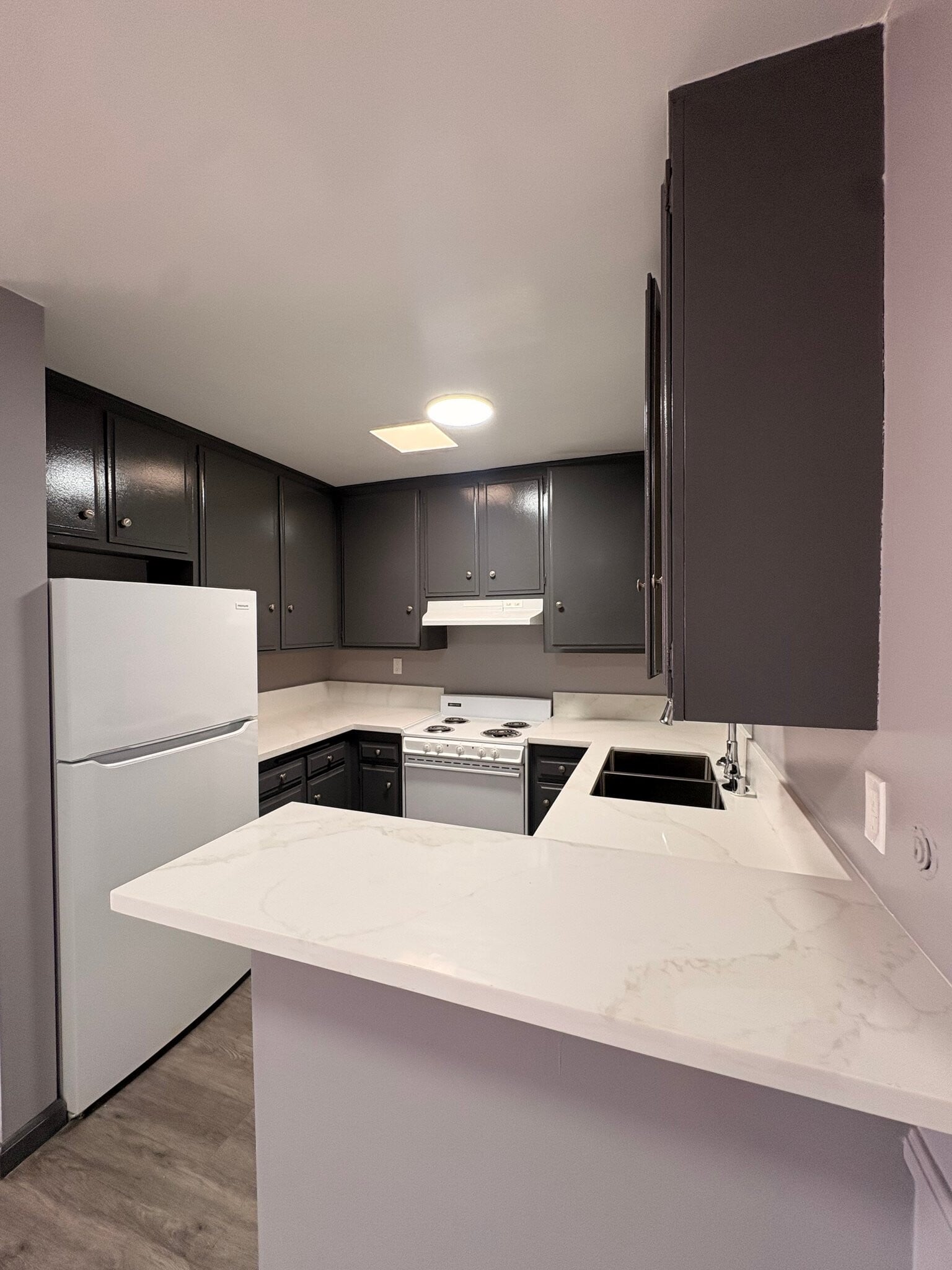 Building Photo - 1825 N Gramercy Pl