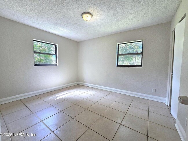 Building Photo - 9614 Flechette Ave