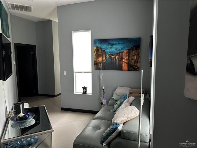 Building Photo - 800 New Orleans Cir
