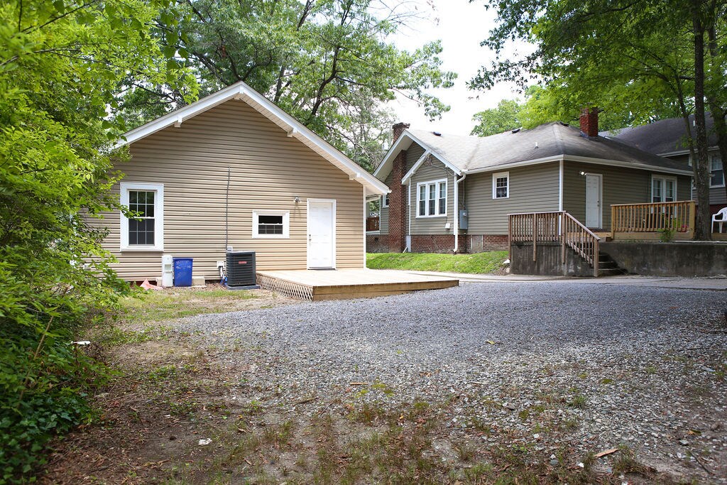 Building Photo - 1809 Walker Ave