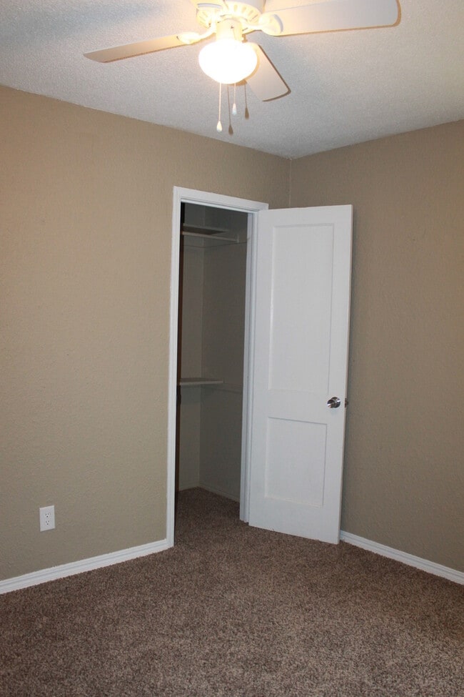 Building Photo - Midwest City Schools!