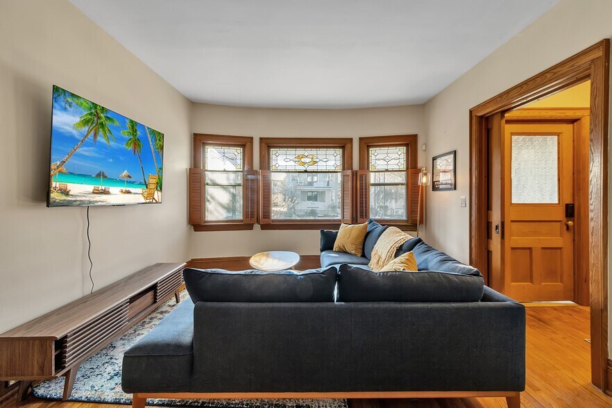 Building Photo - 217 Norwood Ave