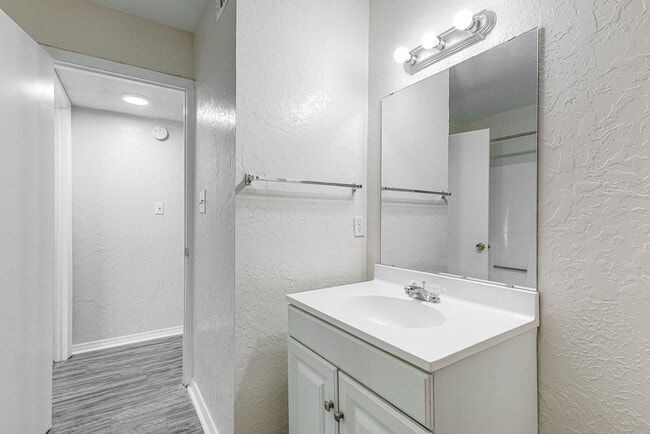 Building Photo - 2902 NW 45th Pl