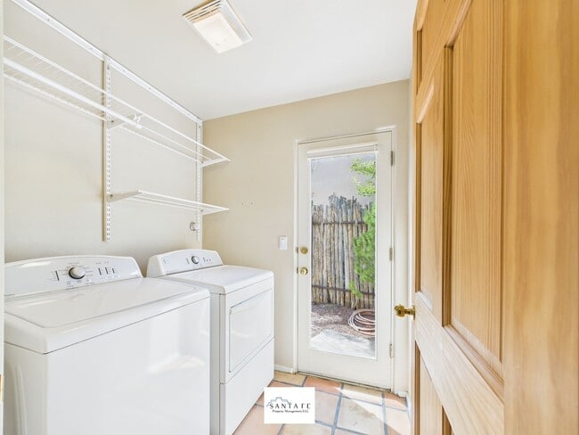 Building Photo - Two Story Home in Desirable Subdivision