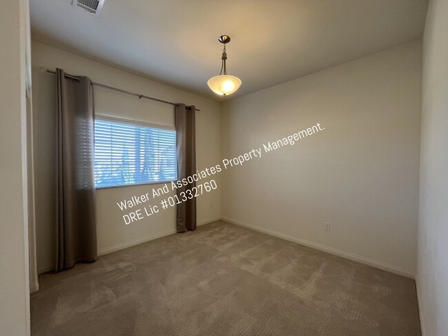 Building Photo - 1511 Irving Ln