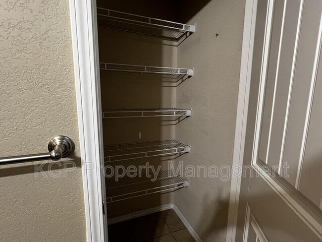 Building Photo - 210 Regency Dr