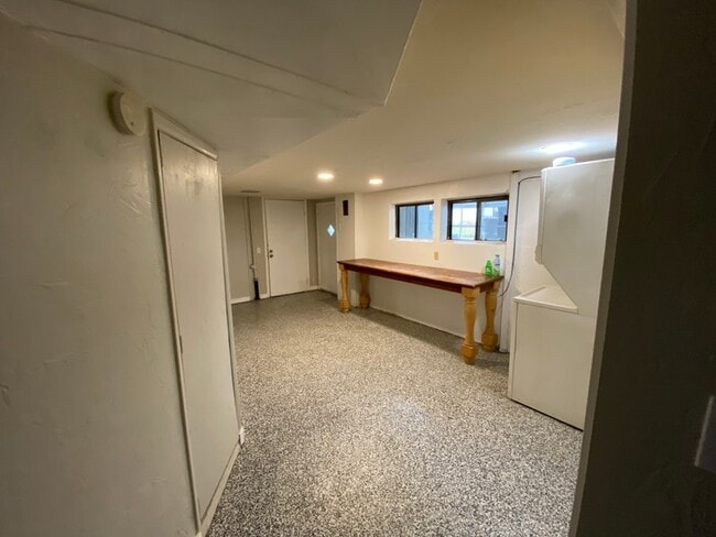 Building Photo - 451 S 200 E