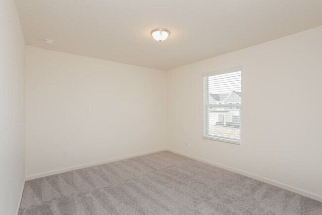 Building Photo - 435 Knightsbridge Ln