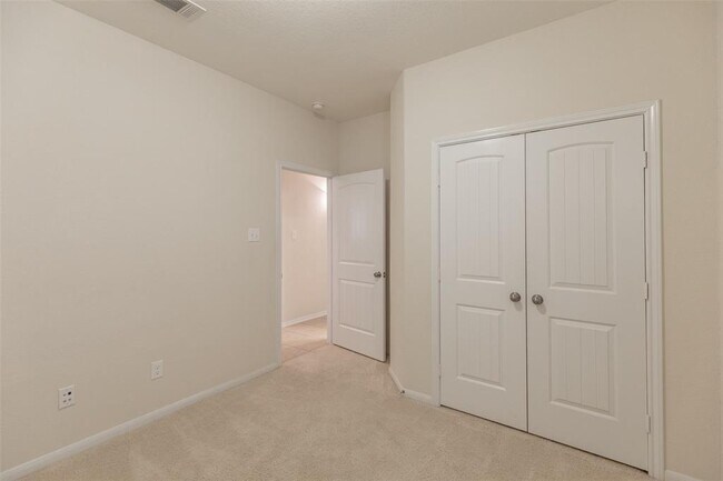 Building Photo - 314 Trillium Dr