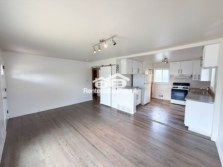 Building Photo - 10699 Carrol Ln