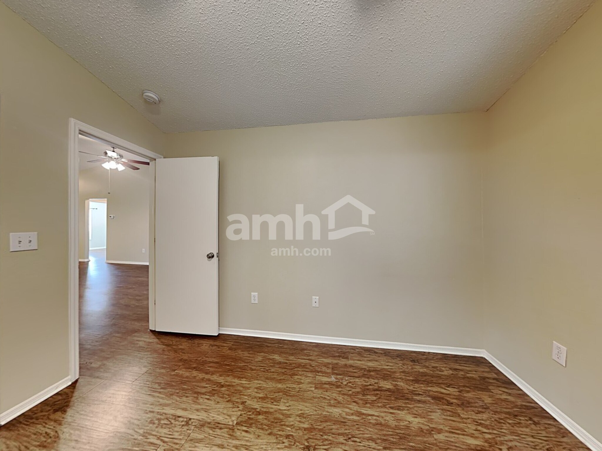 Building Photo - 422 Abigail Rd