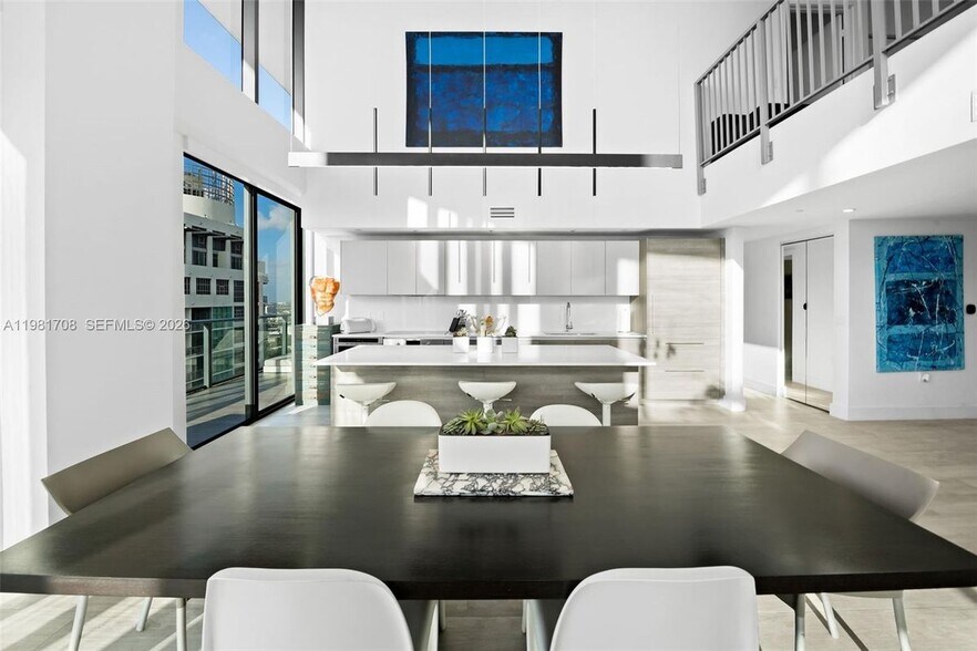 Building Photo - 121 NE 34th St