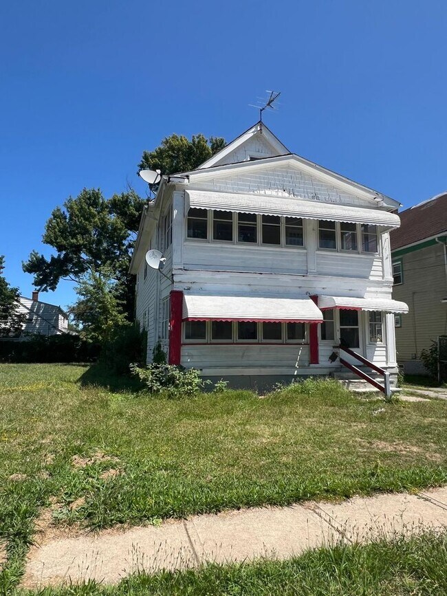 Building Photo - 1639 Avalon Rd