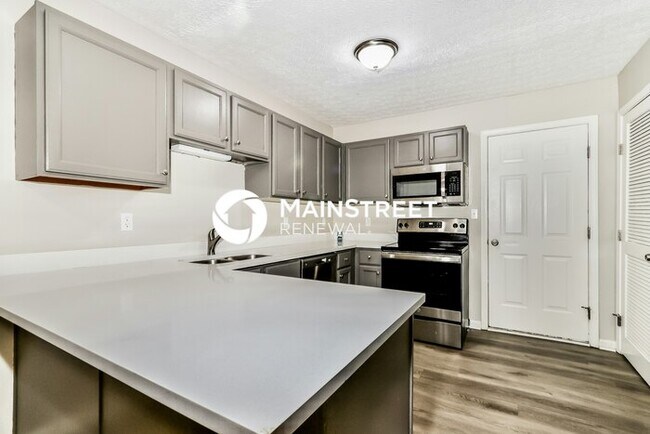Building Photo - 3 Bedroom Pet-Friendly Home in LOUISVILLE,...