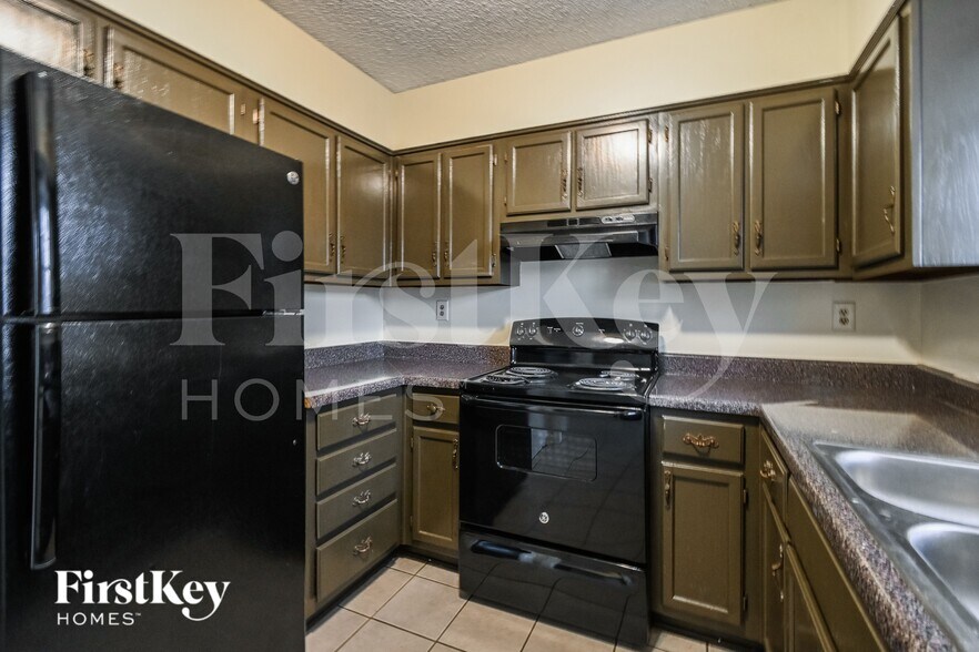 Building Photo - 4415 Sunnyslope Dr