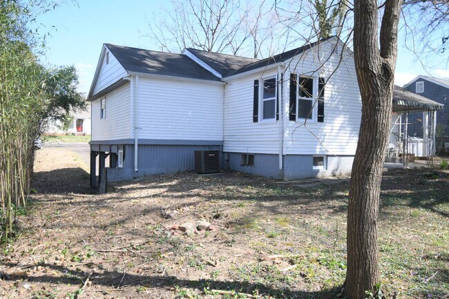 Building Photo - 3517 S Haven Rd