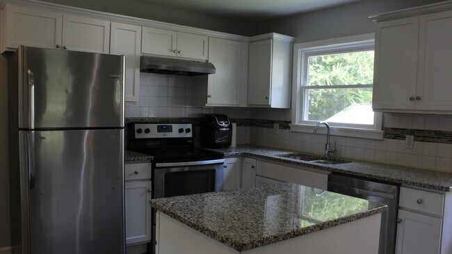 Building Photo - 2637 Semmes St