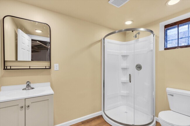 Building Photo - 502 W John St